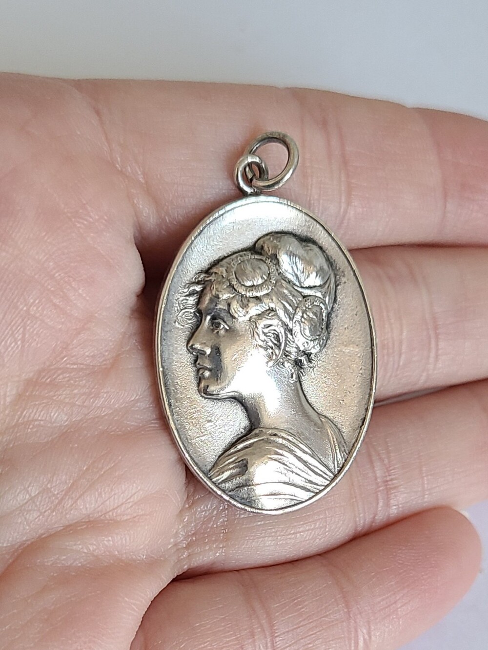 Vintage Sterling Silver Lady Face Cameo Engraved Oval Commemorative Pendant